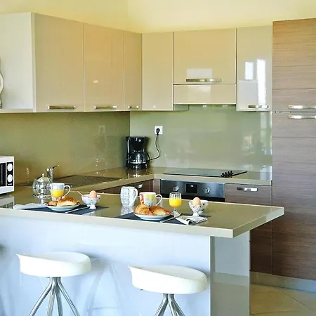 Salina Bay, Vecchio, Garden Side * 维琪奥港