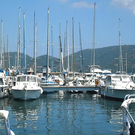 Salina Bay, Vecchio, Garden Side Апартаменти Порто-Веккіо