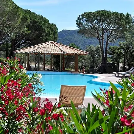 Salina Bay, Vecchio, Garden Side