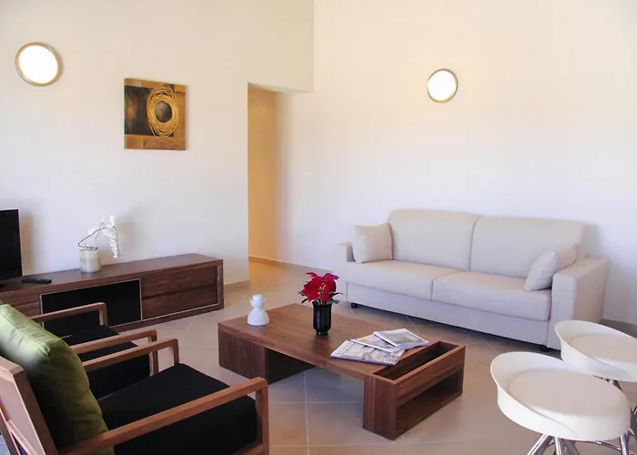 Salina Bay, Vecchio, Garden Side アパート ポルトヴェッキオ