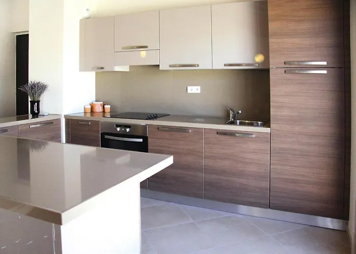 Salina Bay, Vecchio, Garden Side *